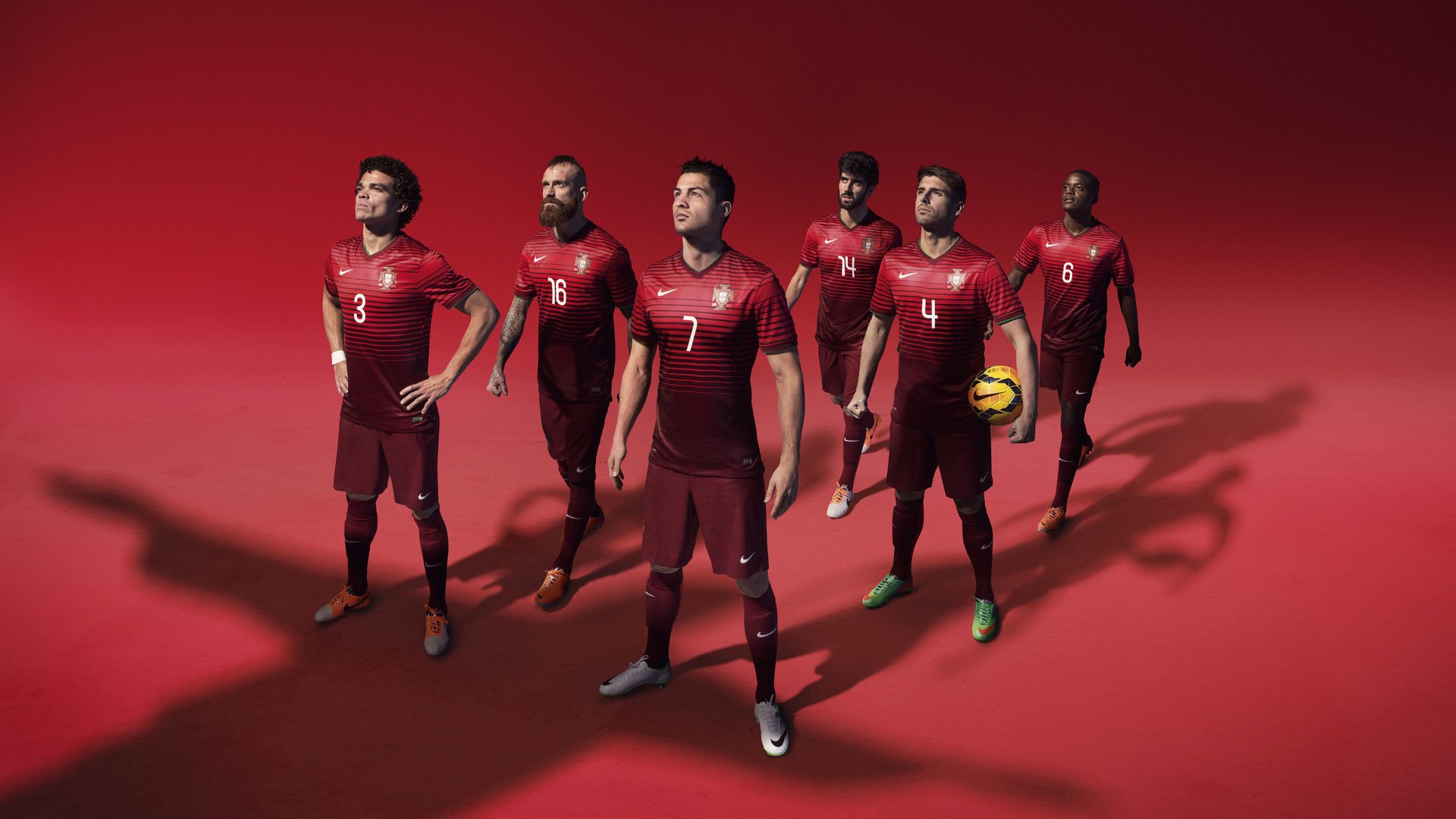 库里在训练中加强身体对抗备战季后赛，库里训练有多刻苦