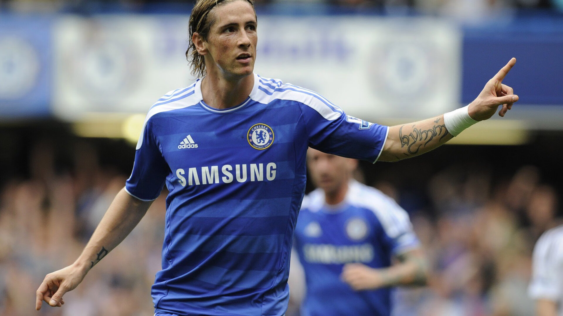 LPL粉丝呐喊声点燃赛场，rng呐喊声